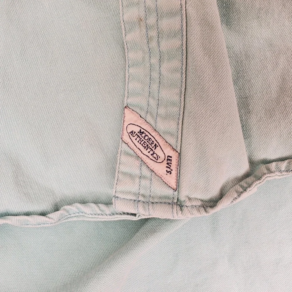 Vintage Levis Modern Authentix Button Down Long Sleeve Shirt Sea Foam Green